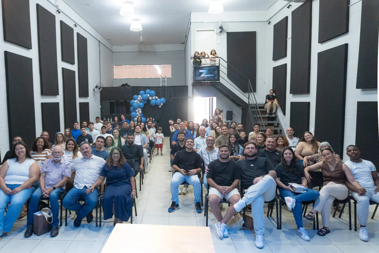 Salão cheio no aniversário de 7 anos